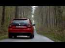 SKODA RAPID SPACEBACK Driving Video in Red Trailer | AutoMotoTV