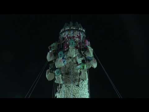 Tough cookies brave heights at Hong Kong bun festival