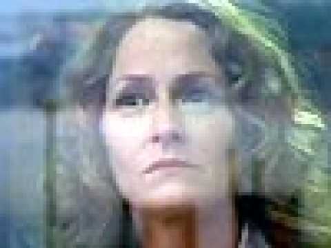 Trois enterrements - Bande annonce 5 - VO - (2005)