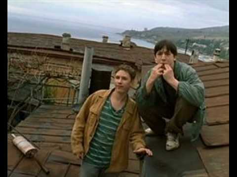 Le Costume - bande annonce - VOST - (2003)