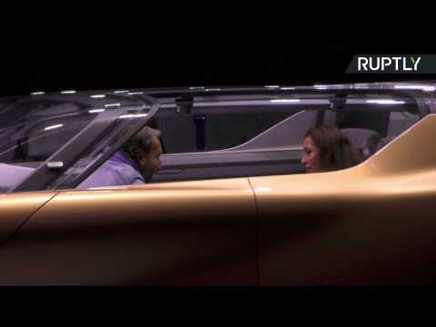 'Living Room in Your Car' - Passengers Face Each Other in Renault's Symbioz