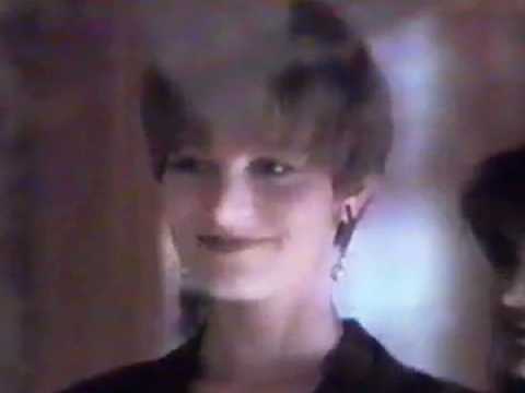 JF partagerait appartement - Bande annonce 1 - VO - (1992)
