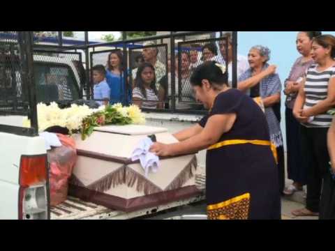 Family grieves at funeral for Mexican quake victim