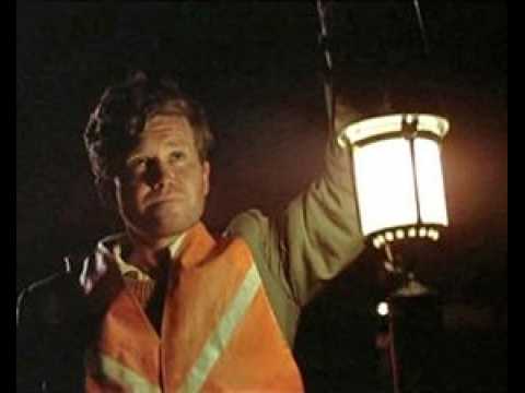 Les Voitures qui ont mangé Paris - bande annonce - VO - (1974)