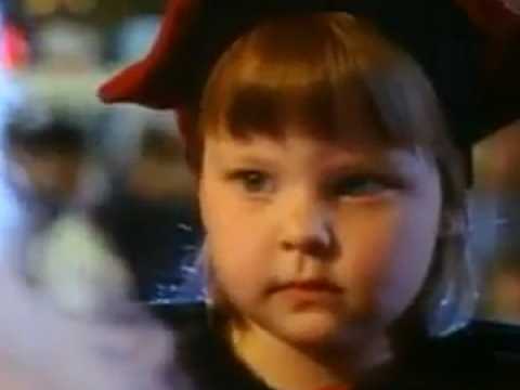 Allo maman c'est Noël - Bande annonce 1 - VO - (1993)