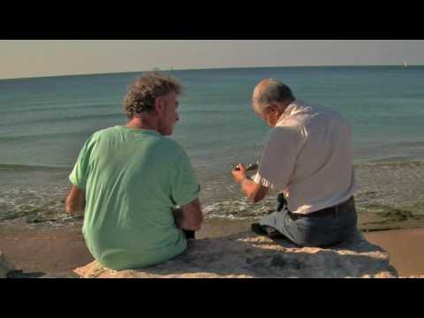 Dans un jardin je suis entré - Bande annonce 1 - VO - (2012)