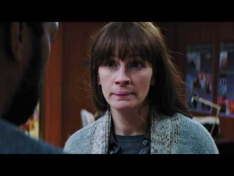 Aux yeux de tous - Bande annonce 1 - VO - (2015)