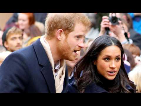 Premier bain de foule pour le prince Harry et sa fiancée Meghan Markle