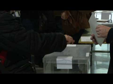 Catalans vote in bid to solve independence crisis
