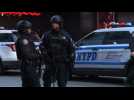 Police and pedestrians at the scene of an explosion in NY - Label : AFPTV - First images - Category : News