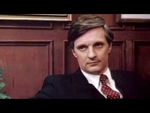 La Vie privée d'un sénateur - bande annonce - VOST - (1979)