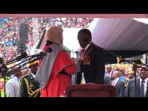 Mnangagwa sworn in as Zimbabwe's new president (3)