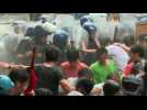 Protest and clashes as ASEAN summit kicks off in Manila - Label : AFPTV - First images - Category : News