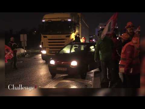 Travailleurs détachés : les routiers protestent en manifestant aux frontières