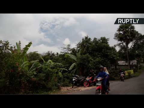 100,000 Evacuated as Bali's Mt. Agung Volcano Eruption Imminent