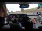 Vidéo On a conduit Symbioz, la voiture électrique et autonome de Renault Vidéo On a conduit Symbioz, la voiture électrique et autonome de Renault