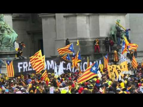 Catalans march in Brussels to 'wake up Europe'