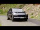 The new Porsche Cayenne E-Hybrid Driving Video in Purpurit Metallic