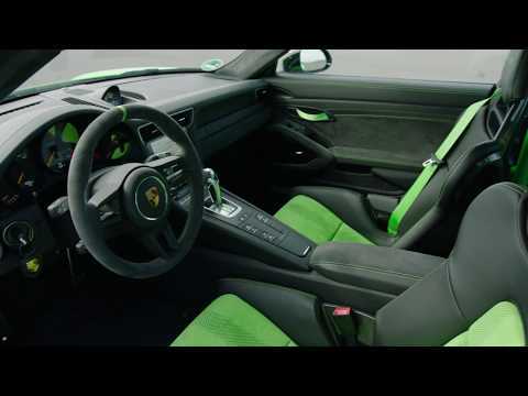 Porsche 911 GT3 RS in Lizard Green Interior Design