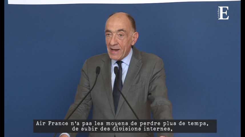 Illustration pour la vidéo Désavoué, le PDG d'Air France démissionne et exprime son "immense regret"