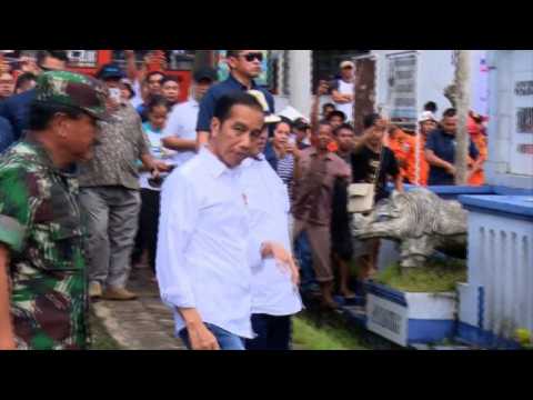 Indonesian president visits tsunami-struck area