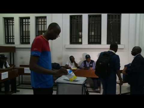 DR Congo election: polling stations open in Kinshasa