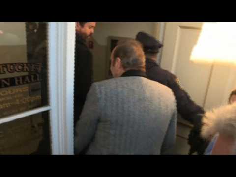Kevin Spacey walking into courthouse for arraignment hearing