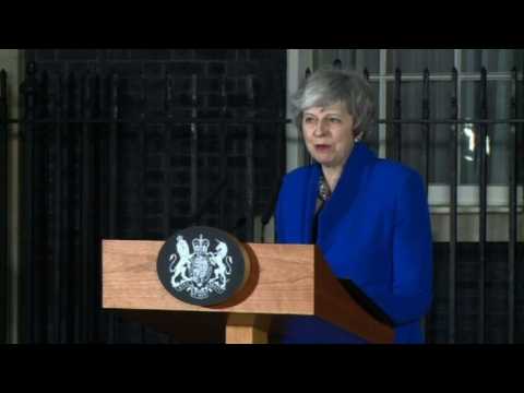 May makes statement outside No.10 after no-confidence vote fails
