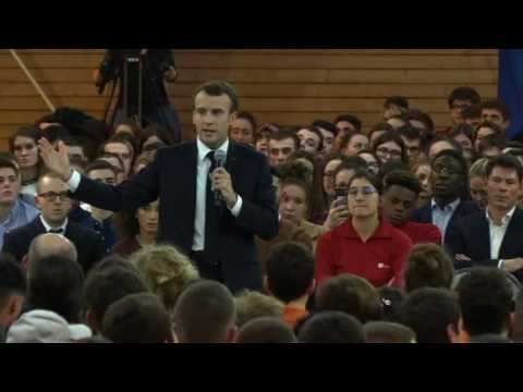Macron asks French youth to participate in National Debate