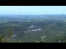Brazilian President Bolsonaro flies over site of dam disaster - Label : AFPTV - First images - Category : News