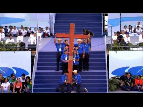 Pope Francis presides over massive Panama Way of the Cross