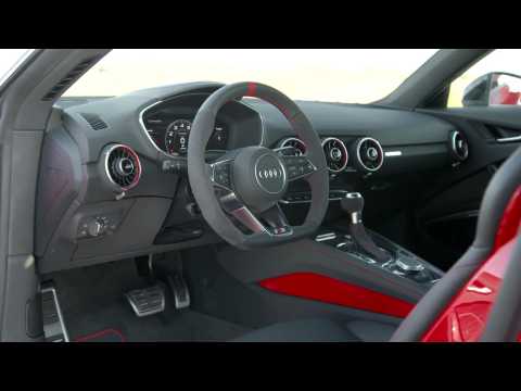 Audi TTS Coupé Interior Design in Tango red
