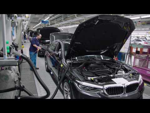Production of BMW 5 Series - Assembly