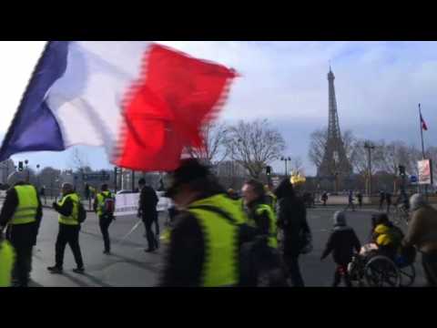 'Yellow Vest' protesters in Paris march to Invalides