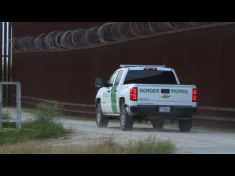US: Officers patrol the border with Mexico