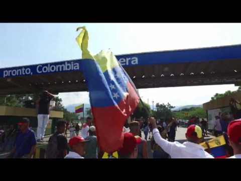 Venezuelans in Colombia protest against Maduro at the border