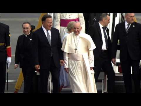 President Varela welcomes Pope Francis to Panama