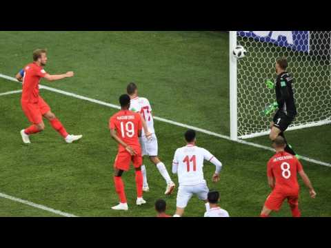 World Cup: England beat Tunisia 2-1 thanks to Harry Kane header