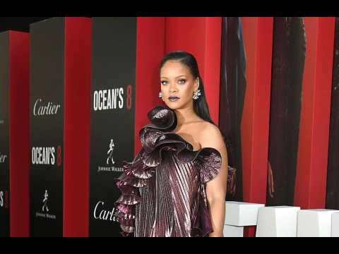 Rihanna's trick for perfect eyebrows