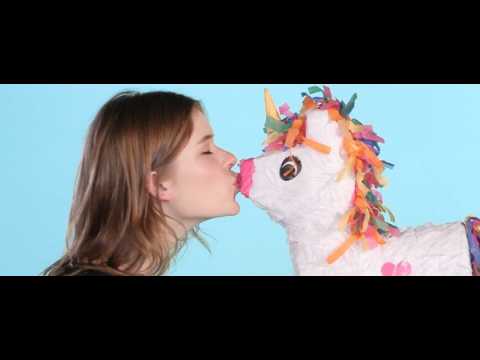 marie france se fait un look de bal avec La Redoute