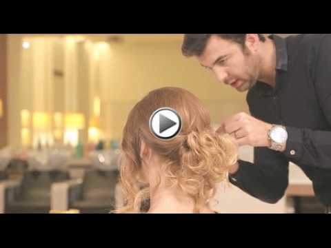 Coiffure pour les fêtes : comment réaliser un beau chignon ondulé ?