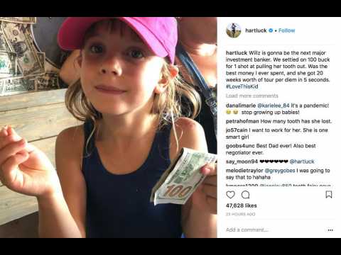 Pink's daughter pulls out tooth