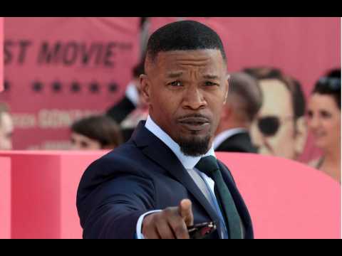 Jamie Foxx pleas for end to gun violence