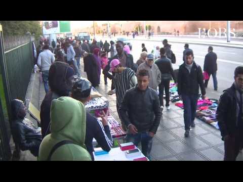 Faute de pouvoir rejoindre l'Europe, de plus en plus de migrants restent au Maroc