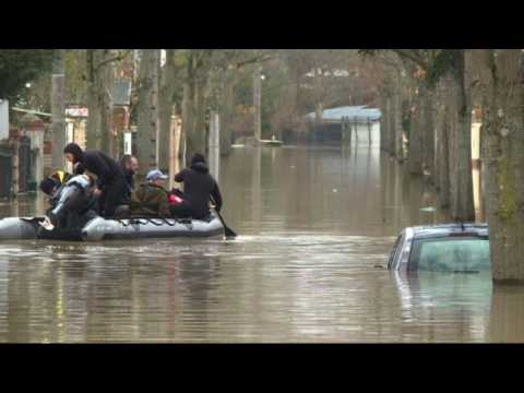 As Seine rises, flooding continues near Paris