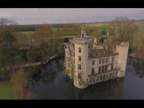 La Mothe-Chandeniers : l'histoire du château sauvé en ligne par 25.000 propriétaires