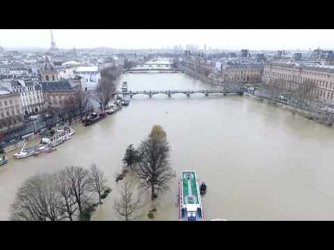 2 minutes de la Seine en crue, filmée par un drone