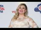 Kelly Clarkson defends spanking her kids