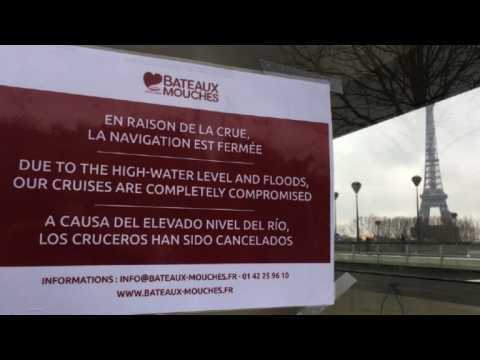 Paris closes banks of Seine over rising water levels