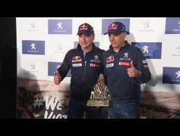 Sainz y Cruz aterrizan en España con el trofeo del Rally Dakar